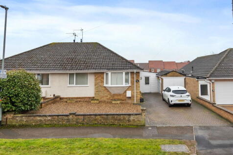 2 bedroom semi-detached bungalow for sale