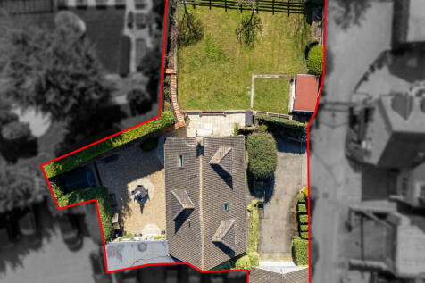 High Street, Kettering NN14 4 bed detached house for sale