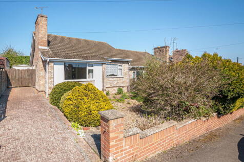 2 bedroom semi-detached bungalow for sale