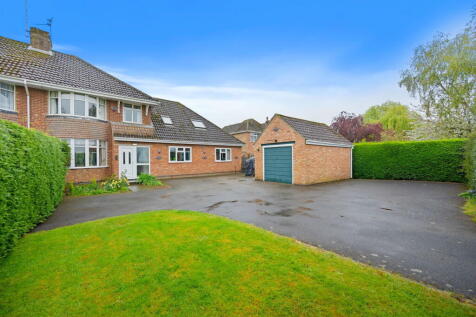 Cranford Road, Kettering NN15 4 bed semi