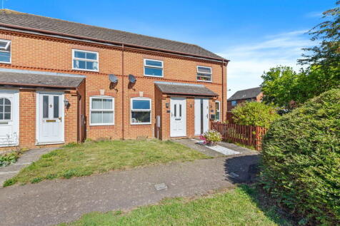 Sandringham Court, Kettering NN15 2 bed semi