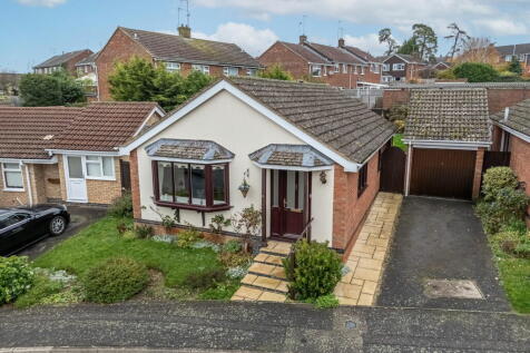 Russet Close, Market Harborough LE16 2 bed detached bungalow for sale