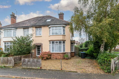 5 bedroom semi-detached house for sale