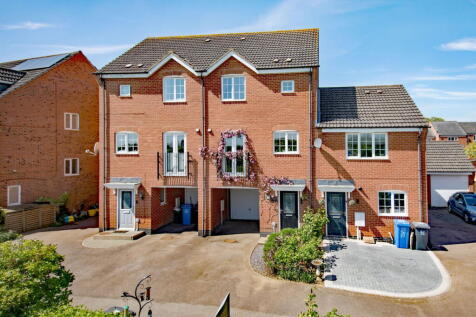 Burdock Way, Desborough NN14 3 bed terraced house for sale