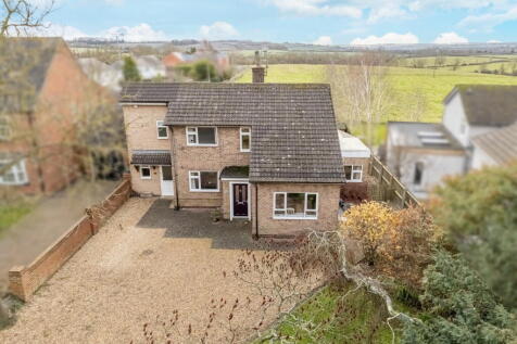 Medbourne Road, Market Harborough LE16 4 bed detached house for sale