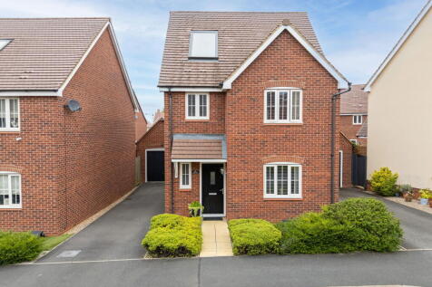 Cannock Crescent, Desborough NN14 3 bed detached house for sale