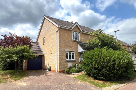 Oakham Close, Kettering NN14 3 bed semi
