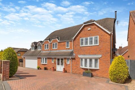 5 bedroom detached house for sale