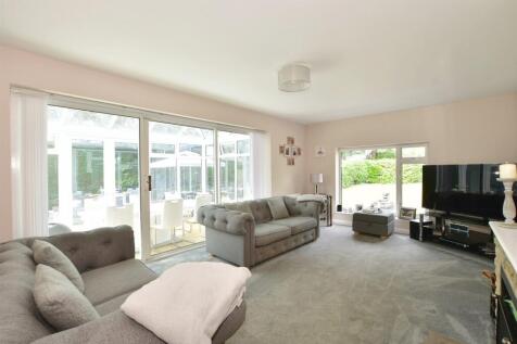4 bedroom chalet for sale