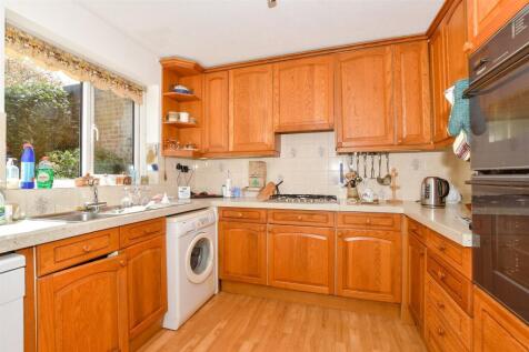 3 bedroom link detached house for sale