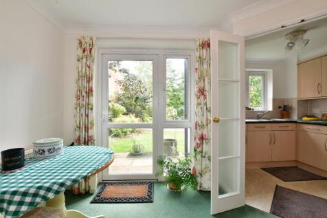 1 bedroom ground floor flat for sale