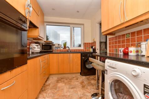 2 bedroom maisonette for sale