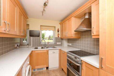 2 bedroom ground floor flat for sale