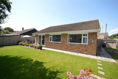 Pinetops Close, Pennington... 3 bed bungalow for sale