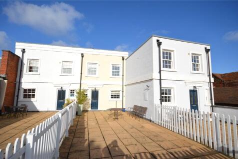 High Street, Lymington, Hampshire, SO41 2 bed terraced house for sale