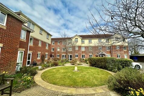 Tylers Close, Lymington, Hampshire, SO41 1 bed apartment for sale