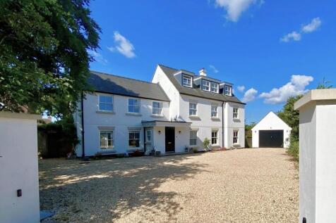 Belmore Lane, Lymington, Hampshire, SO41 5 bed detached house for sale