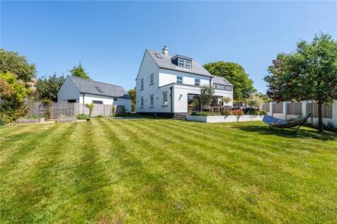 Belmore Lane, Lymington, Hampshire, SO41 5 bed detached house for sale