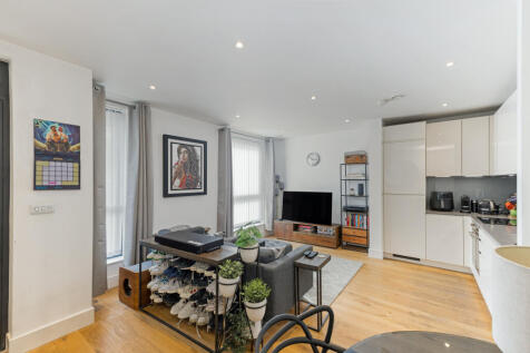 1 bedroom flat for sale