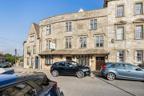 Chantry Court, Tetbury... 2 bed townhouse for sale