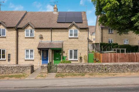 Beech Tree Gardens, Tetbury... 2 bed end of terrace house for sale
