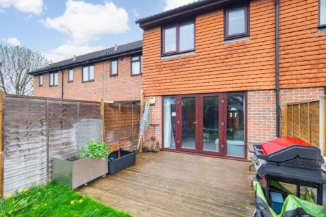 Chelsea Gardens, Sutton SM3 2 bed terraced house for sale
