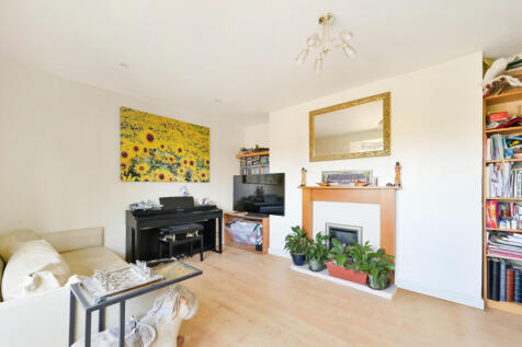 Grand Drive, London SW20 2 bed apartment for sale