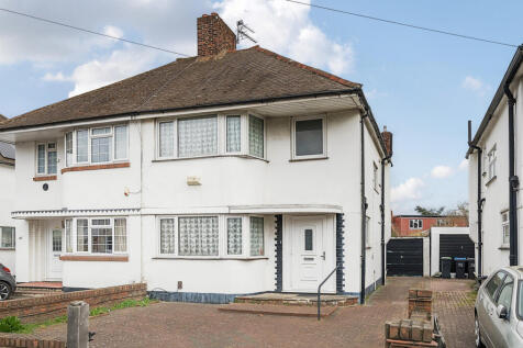 2 bedroom semi-detached house for sale