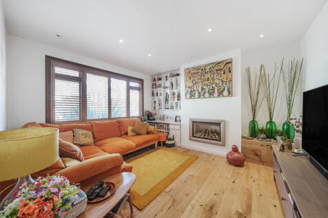 Hadley Road, Surrey CR4 3 bed end of terrace house for sale