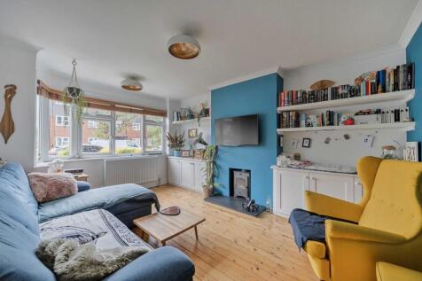 Baron Grove, Mitcham CR4 2 bed maisonette for sale