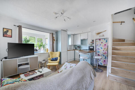 1 bedroom semi-detached house for sale