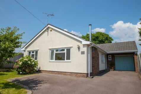 3 bedroom detached bungalow for sale