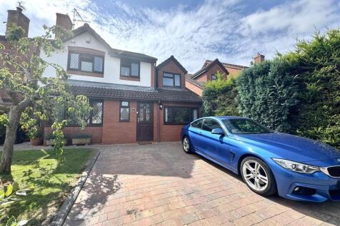 4 bedroom detached house for sale