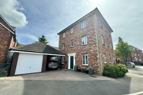 6 bedroom detached house for sale