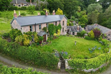 4 bedroom cottage for sale