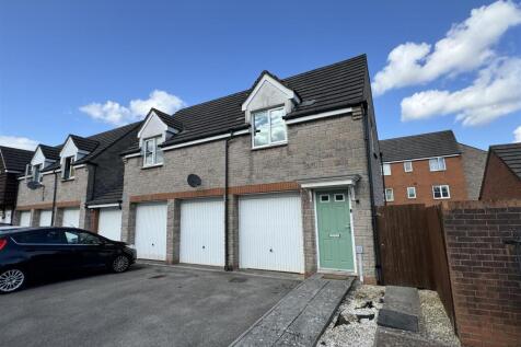 2 bedroom coach house for sale