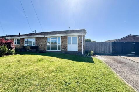 2 bedroom semi-detached bungalow for sale