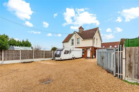 London Road, Bowers Gifford... 2 bed semi