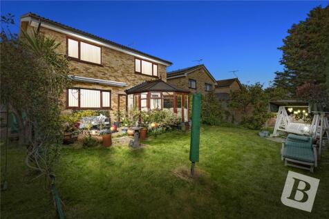 Dalmeny, Langdon Hills, Basildon... 4 bed link detached house for sale