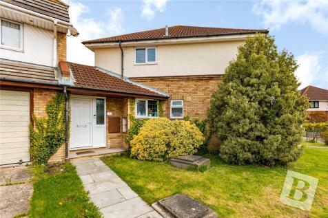 Charleston Avenue, Basildon, SS13 2 bed maisonette for sale