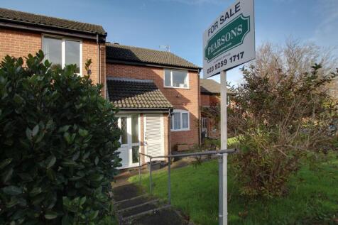 Valley Park Drive, Clanfield 1 bed flat for sale