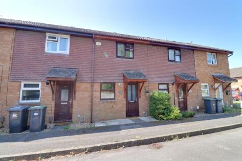 AMETHYST GROVE, WATERLOOVILLE 2 bed terraced house for sale