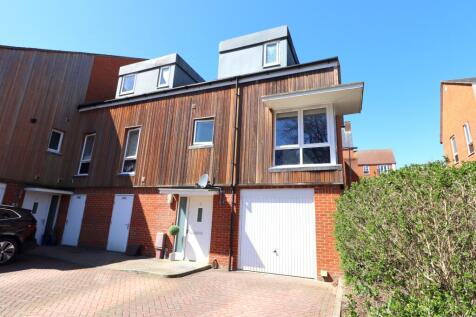 ST MICHAELS PLACE, WATERLOOVILLE 4 bed townhouse for sale