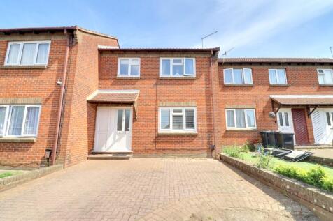 FOREST END, WATERLOOVILLE 3 bed terraced house for sale