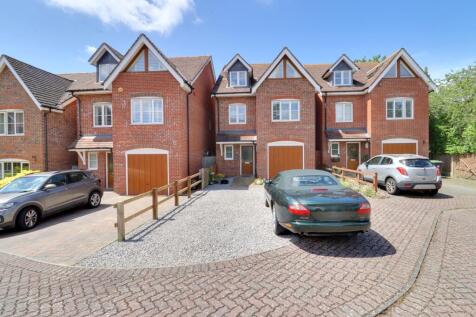 WATERSIDE GARDENS, PURBROOK 4 bed detached house for sale