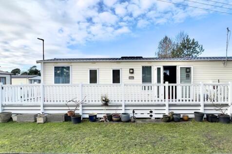 St Leonards, Dorset 3 bed park home for sale
