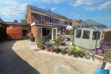 4 bedroom semi-detached house for sale