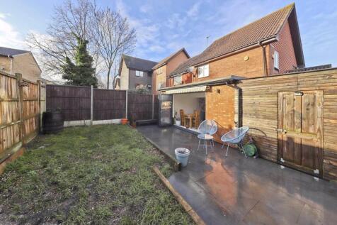 Ryeland Close, West Drayton, Middlesex 1 bed maisonette for sale