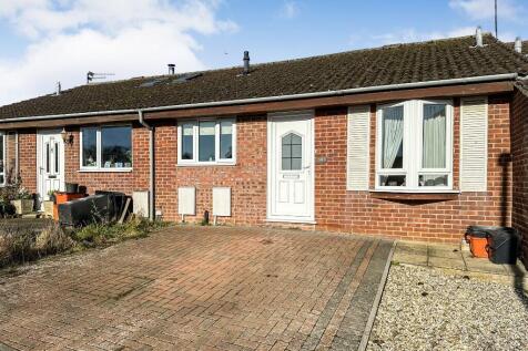 The Cullerns, Swindon SN6 2 bed terraced bungalow for sale