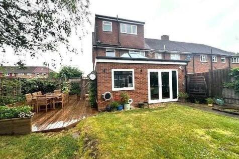 Carlton Avenue, Feltham 4 bed end of terrace house for sale